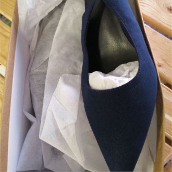 Genshuo women's size 10 navy heels - Picture 3 of 3